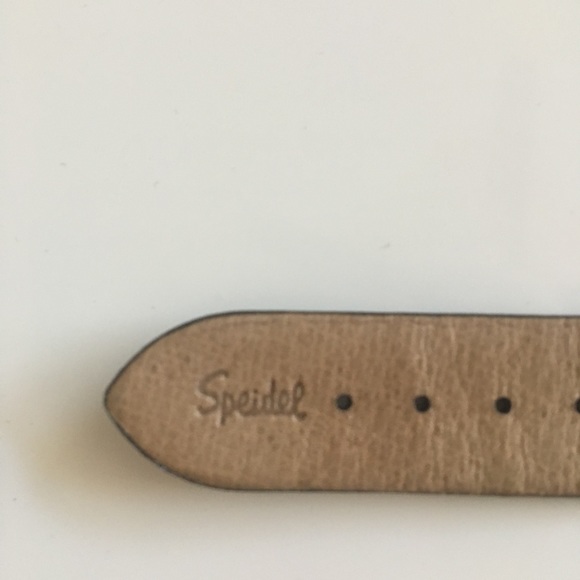 Authentic Disney  watch with black leather strap - Picture 8 of 8